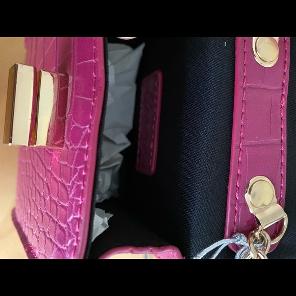 Hot pink faux 🐊 mini crossbody satchel purse - Picture 3 of 7